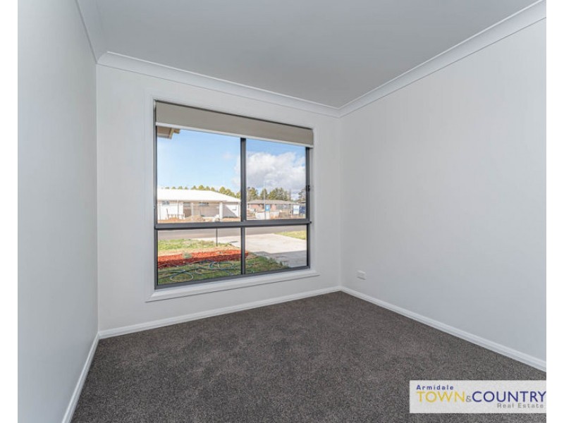 1/15 Sunrise Crescent, Armidale NSW 2350