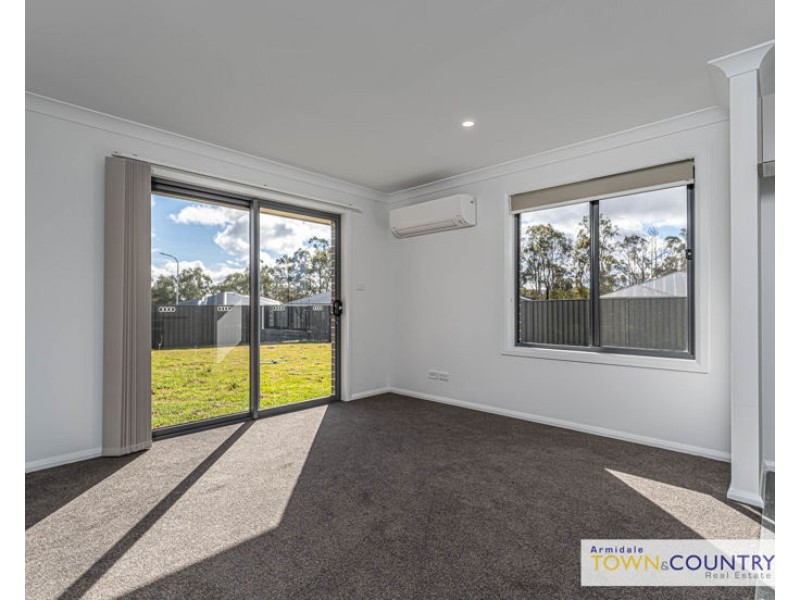1/15 Sunrise Crescent, Armidale NSW 2350