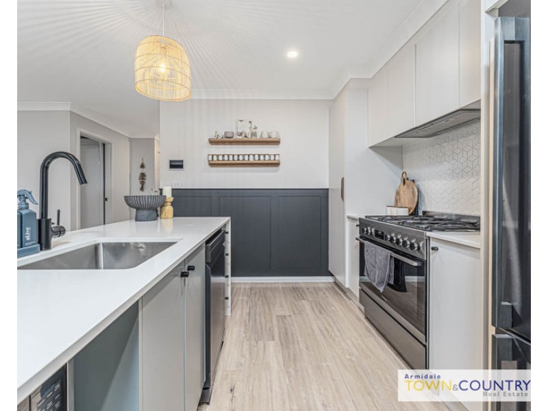 16 Ailsa Crescent, Armidale NSW 2350
