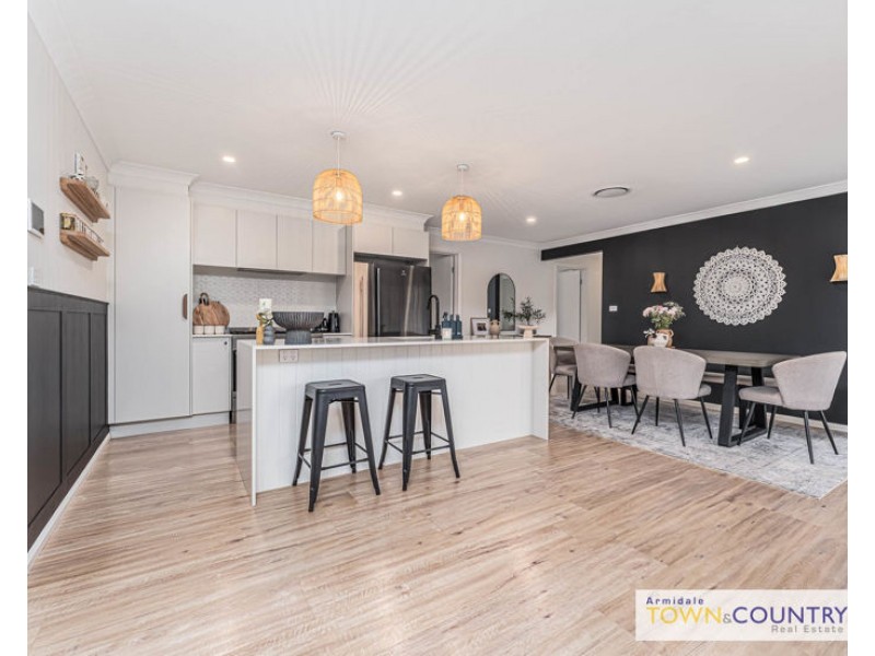 16 Ailsa Crescent, Armidale NSW 2350