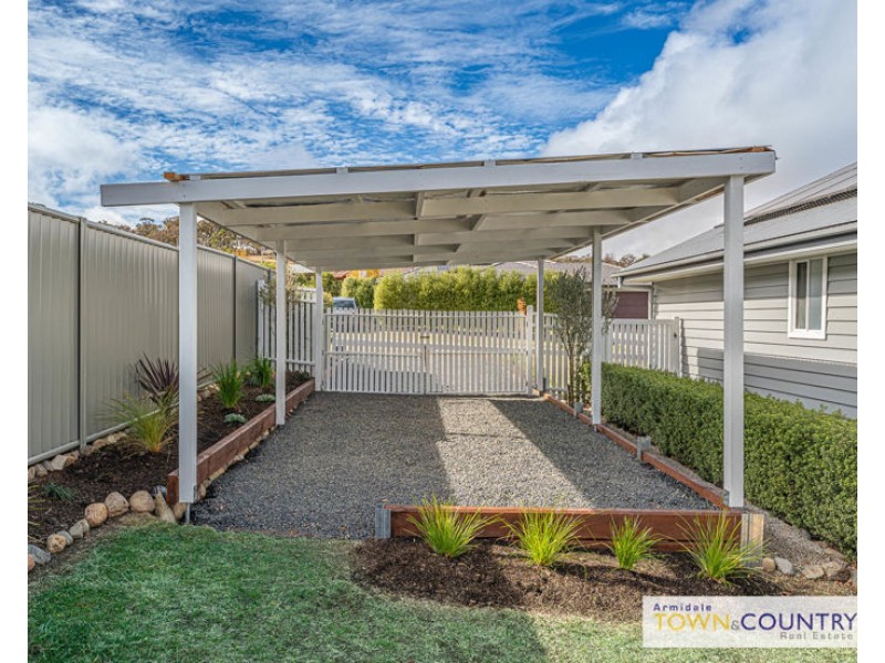 16 Ailsa Crescent, Armidale NSW 2350
