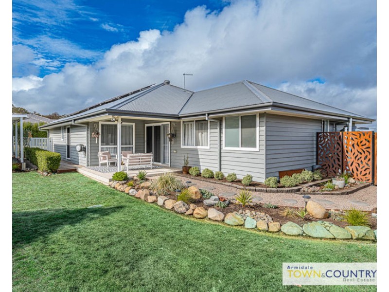 16 Ailsa Crescent, Armidale NSW 2350