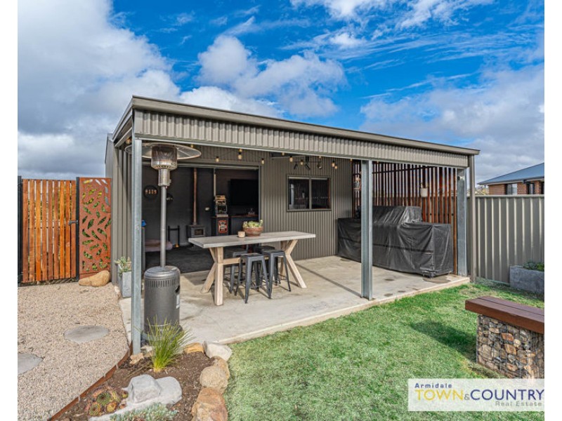 16 Ailsa Crescent, Armidale NSW 2350