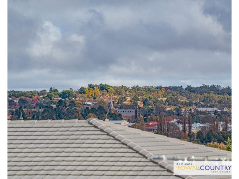 16 Ailsa Crescent, Armidale NSW 2350