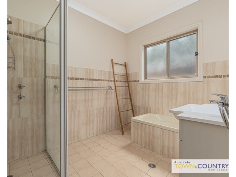 4 Amber close, Armidale NSW 2350