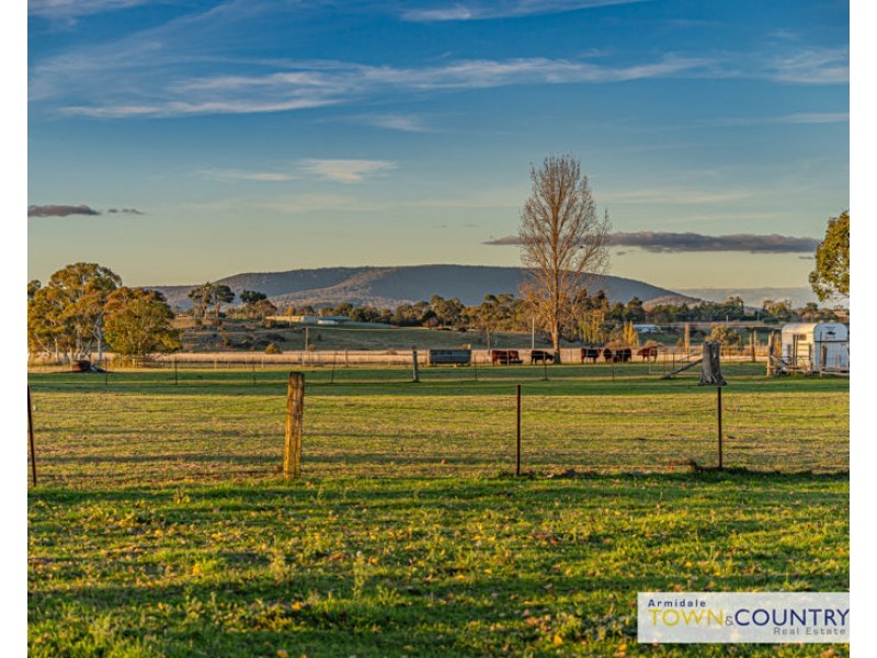 62 Mundays Lane, Armidale NSW 2350