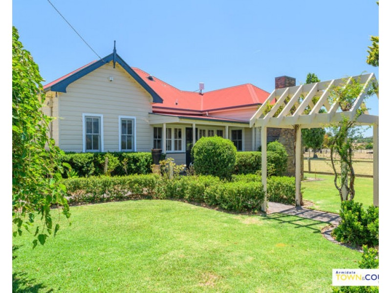 62 Mundays Lane, Armidale NSW 2350