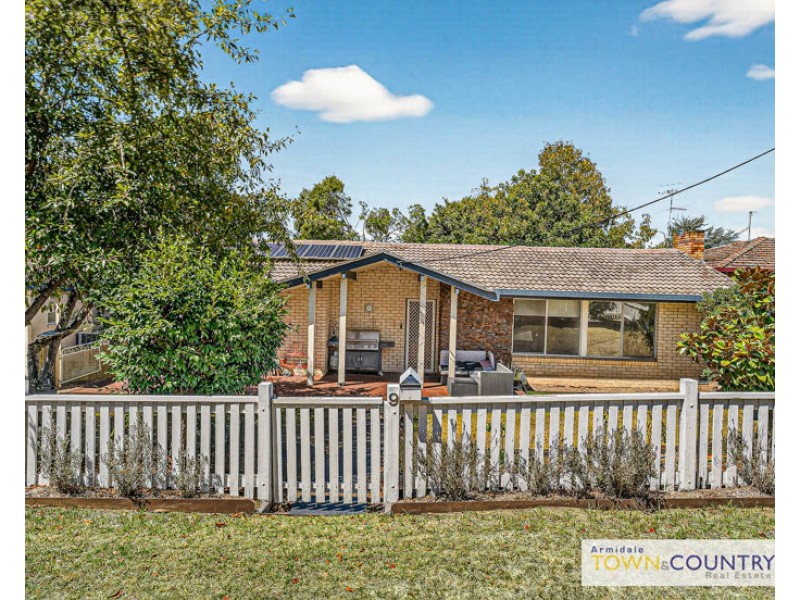 9 Laurence Avenue, Armidale NSW 2350