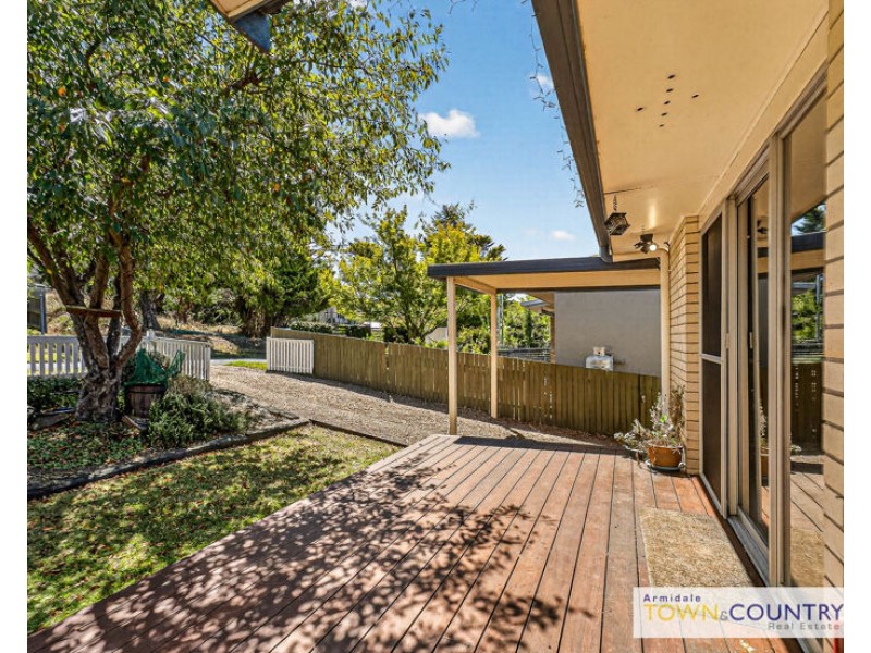 9 Laurence Avenue, Armidale NSW 2350