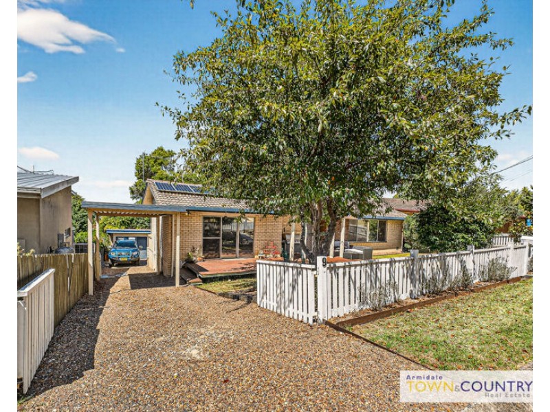 9 Laurence Avenue, Armidale NSW 2350