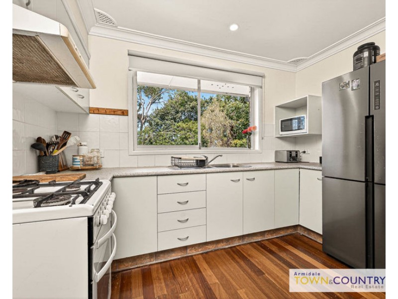 9 Laurence Avenue, Armidale NSW 2350