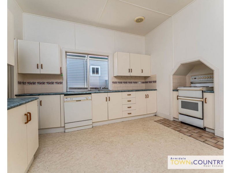 211 Brown Street, Armidale NSW 2350