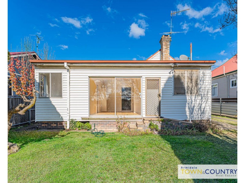 211 Brown Street, Armidale NSW 2350