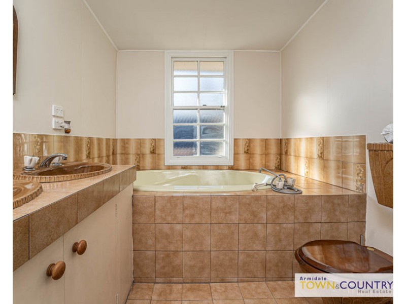 187 Kirkwood Street, Armidale NSW 2350