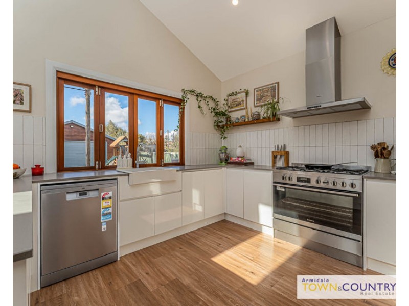 131 Taylor Street, Armidale NSW 2350
