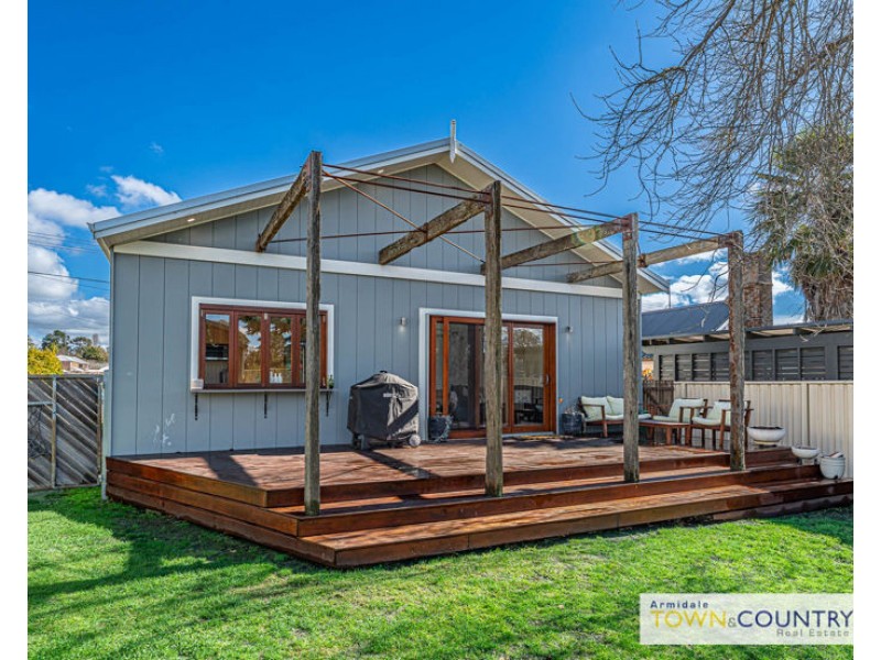 131 Taylor Street, Armidale NSW 2350