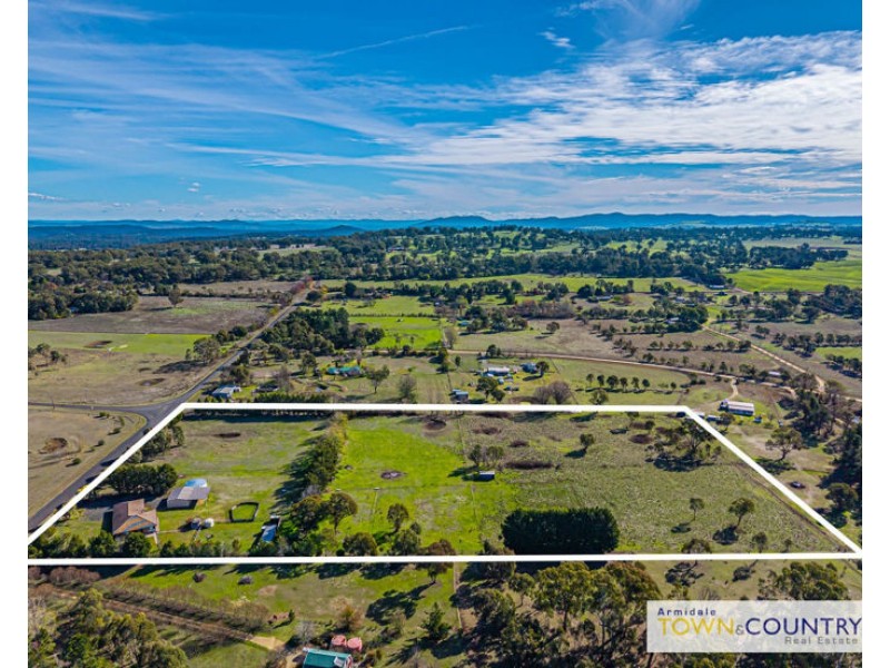 144 Mundays Lane, Armidale NSW 2350