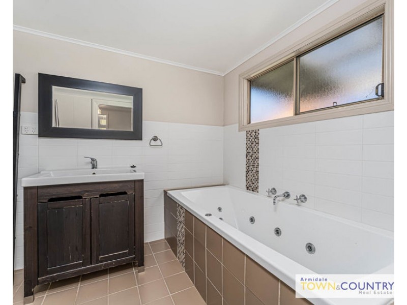 50 Kirkwood Street, Armidale NSW 2350