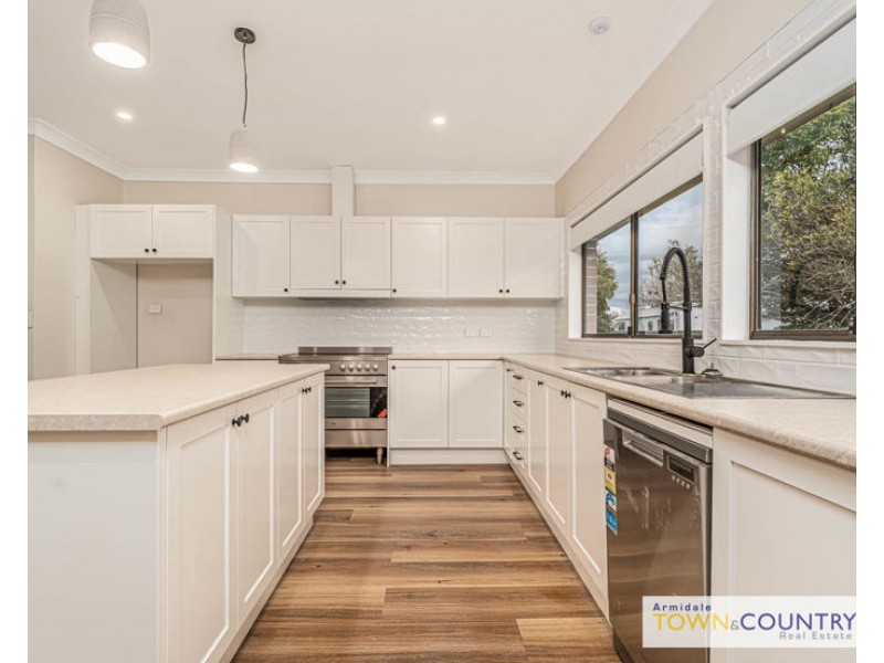 42 Mossman Street, Armidale NSW 2350