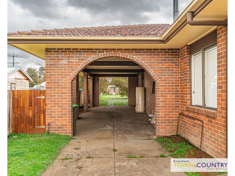 42 Mossman Street, Armidale NSW 2350