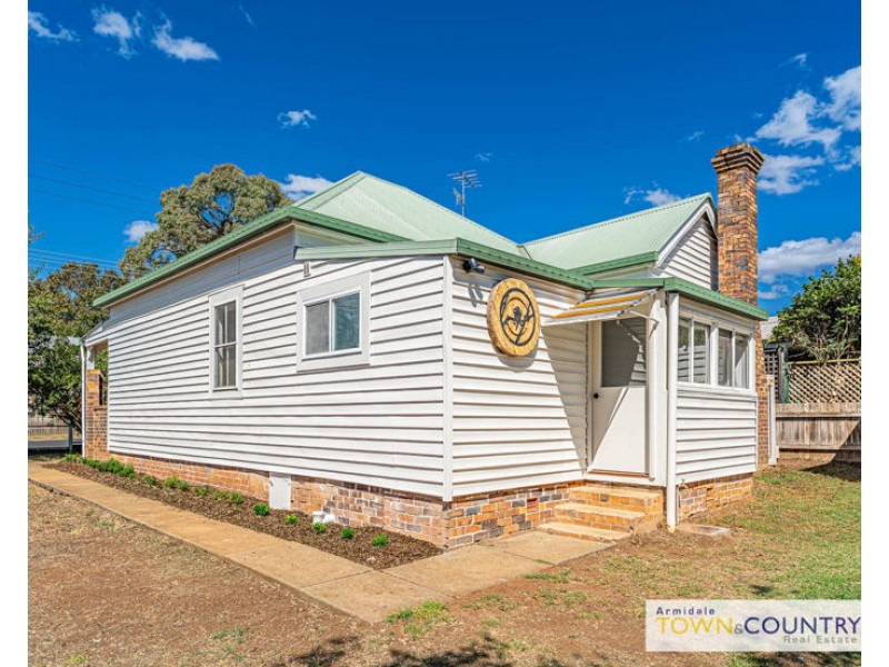 110 Niagara Street, Armidale NSW 2350