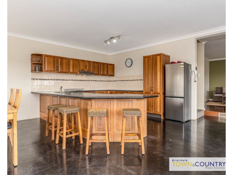 4 Amber Close, Armidale NSW 2350