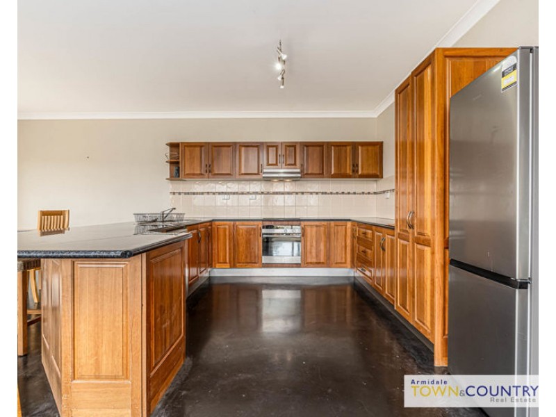 4 Amber Close, Armidale NSW 2350