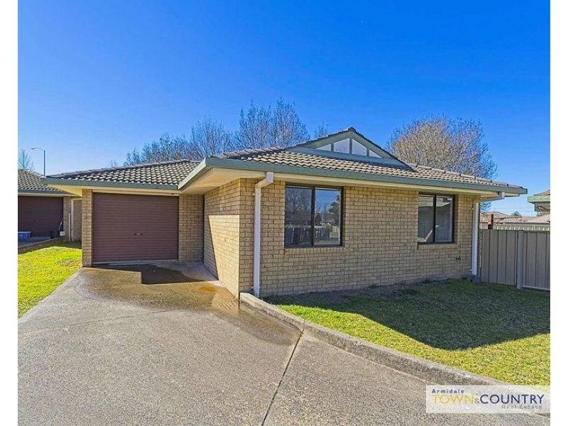 2/24 Samuelson Crescent, Armidale NSW 2350