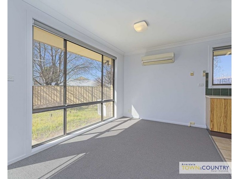 2/24 Samuelson Crescent, Armidale NSW 2350