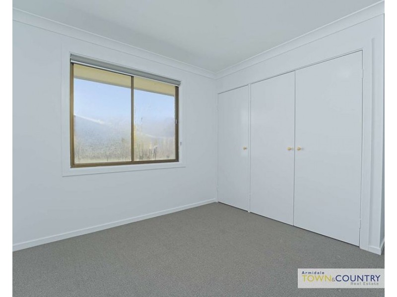 2/24 Samuelson Crescent, Armidale NSW 2350