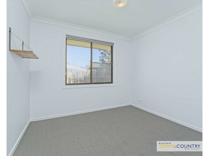 2/24 Samuelson Crescent, Armidale NSW 2350