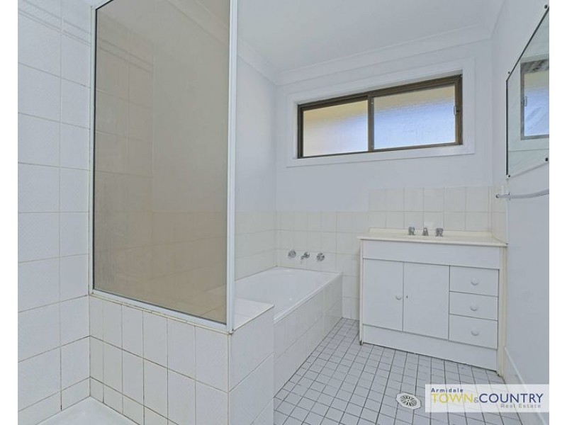 2/24 Samuelson Crescent, Armidale NSW 2350