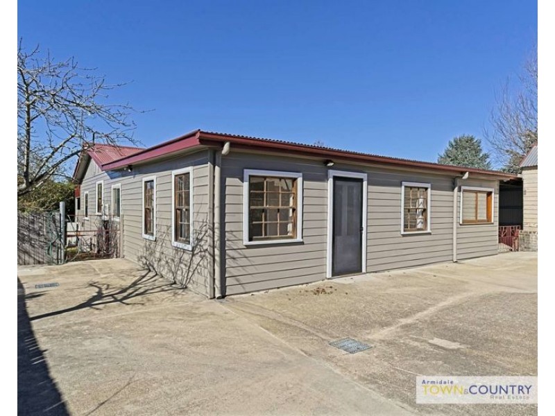 61 Maitland Street, Uralla NSW 2358