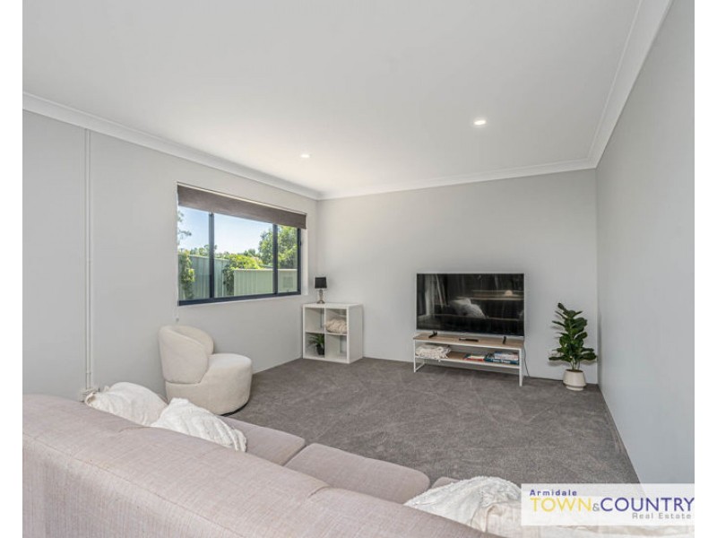 2/6 Grills Place, Armidale NSW 2350