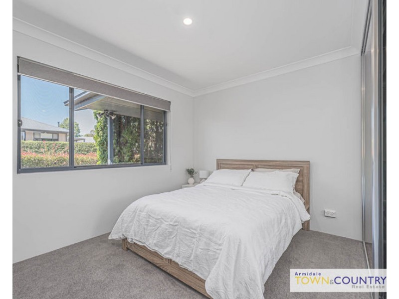 2/6 Grills Place, Armidale NSW 2350