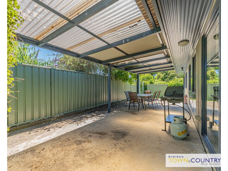2/6 Grills Place, Armidale NSW 2350