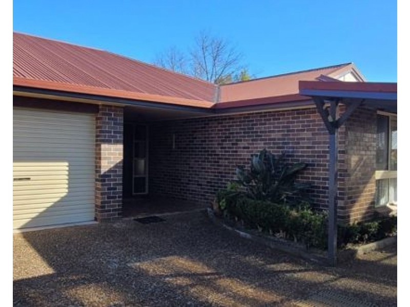 2/3 Kilkenny Close, Armidale NSW 2350
