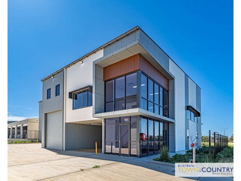 2 / 26 Cameron Drive, Armidale NSW 2350