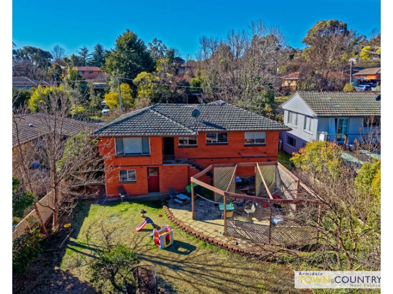 8 High Street, Armidale NSW 2350