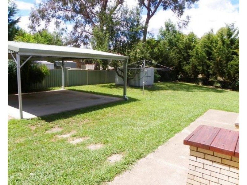 2/75 Queen Elizabeth Drive, Armidale NSW 2350