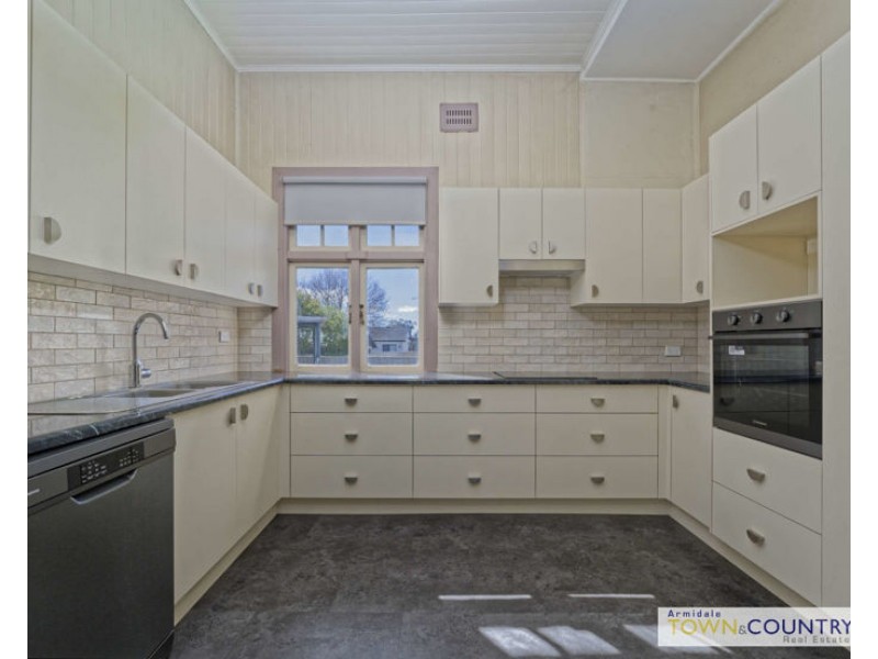216 Canambe Street, Armidale NSW 2350