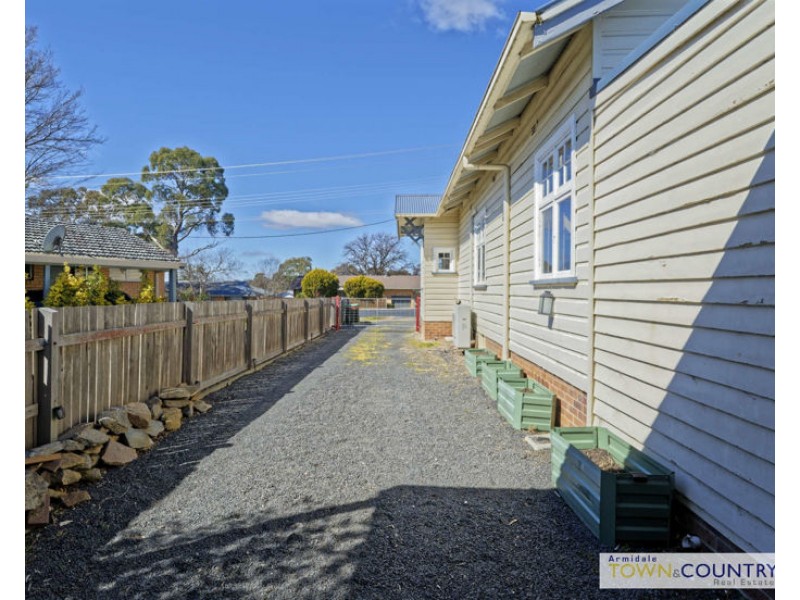 216 Canambe Street, Armidale NSW 2350