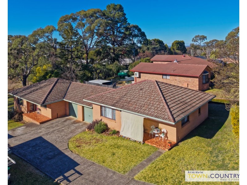Unit 1&2 at 20 Centura Crescent, Armidale NSW 2350