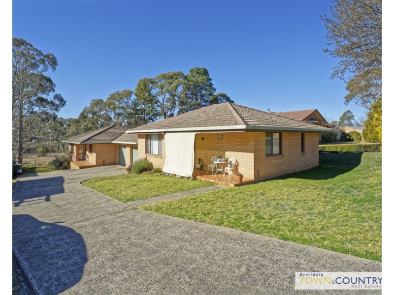 Unit 1&2 at 20 Centura Crescent, Armidale NSW 2350