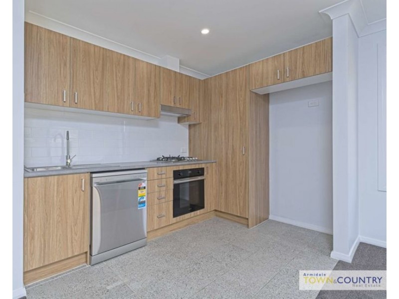 1/9 Frizell Crescent, Armidale NSW 2350