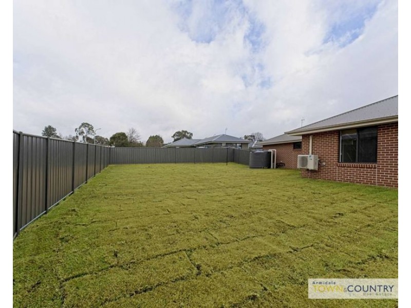 1/9 Frizell Crescent, Armidale NSW 2350