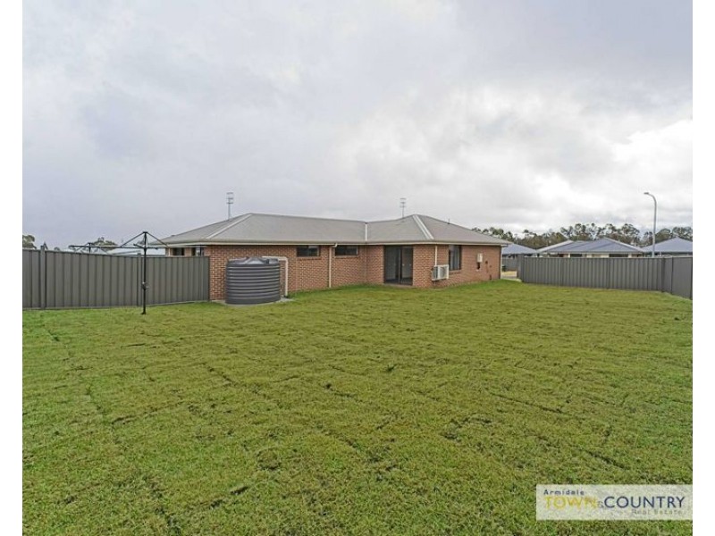 1/9 Frizell Crescent, Armidale NSW 2350