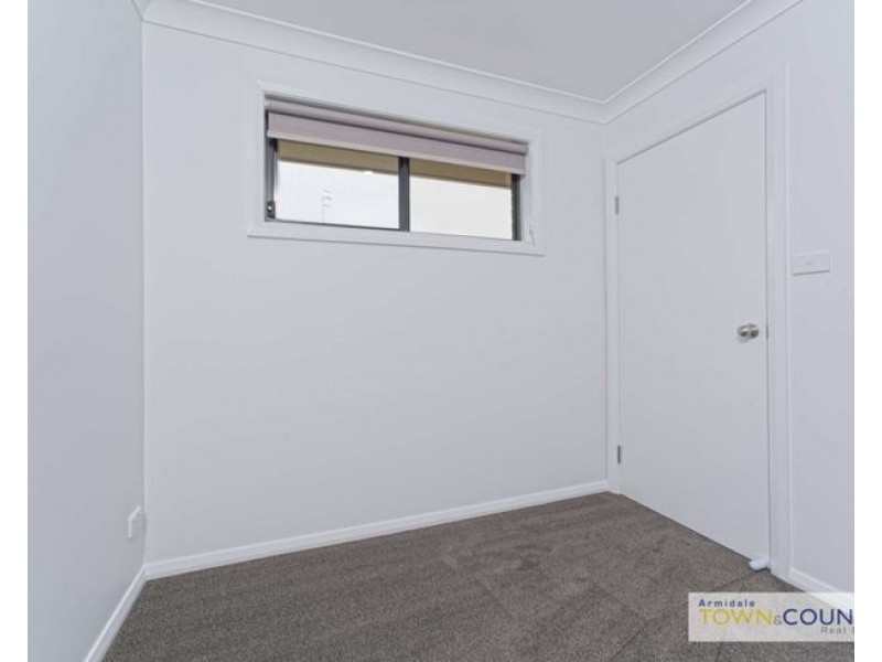 2/9 Frizell Crescent, Armidale NSW 2350