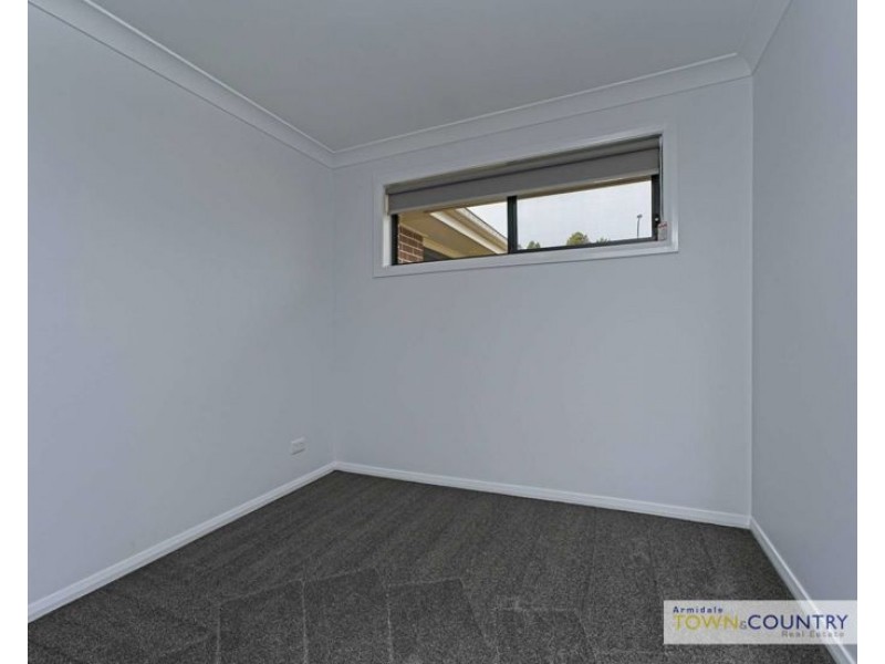 2/9 Frizell Crescent, Armidale NSW 2350