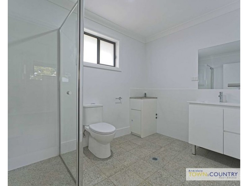 2/9 Frizell Crescent, Armidale NSW 2350